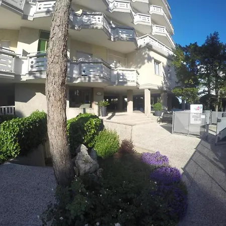 Sea View Flat For 7 Guests In A In * Каорле